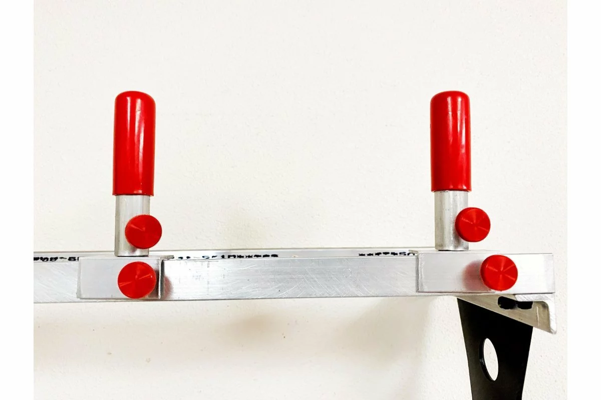 T-Bone Racing 85122 | T-Bone RC Car Wall Rack 2 T-Bone Racing 85122 | T-Bone RC Car Wall Rack